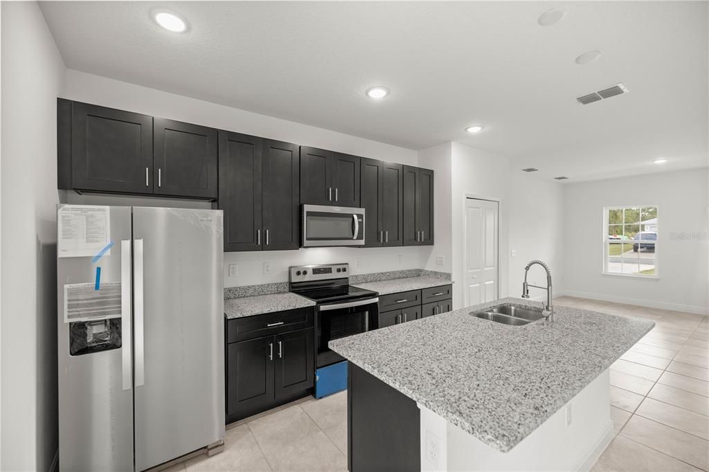 Active With Contract: $274,900 (4 beds, 2 baths, 1578 Square Feet)