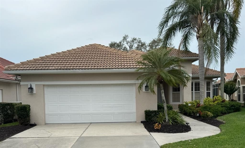 Недавно продано: $915,000 (2 спален, 2 ванн, 2110 Квадратных фут)