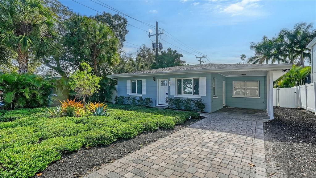 Recently Sold: $699,000 (2 beds, 2 baths, 1086 Square Feet)