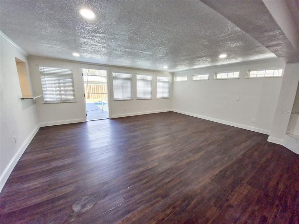 For Rent: $4,500 (3 beds, 2 baths, 1964 Square Feet)