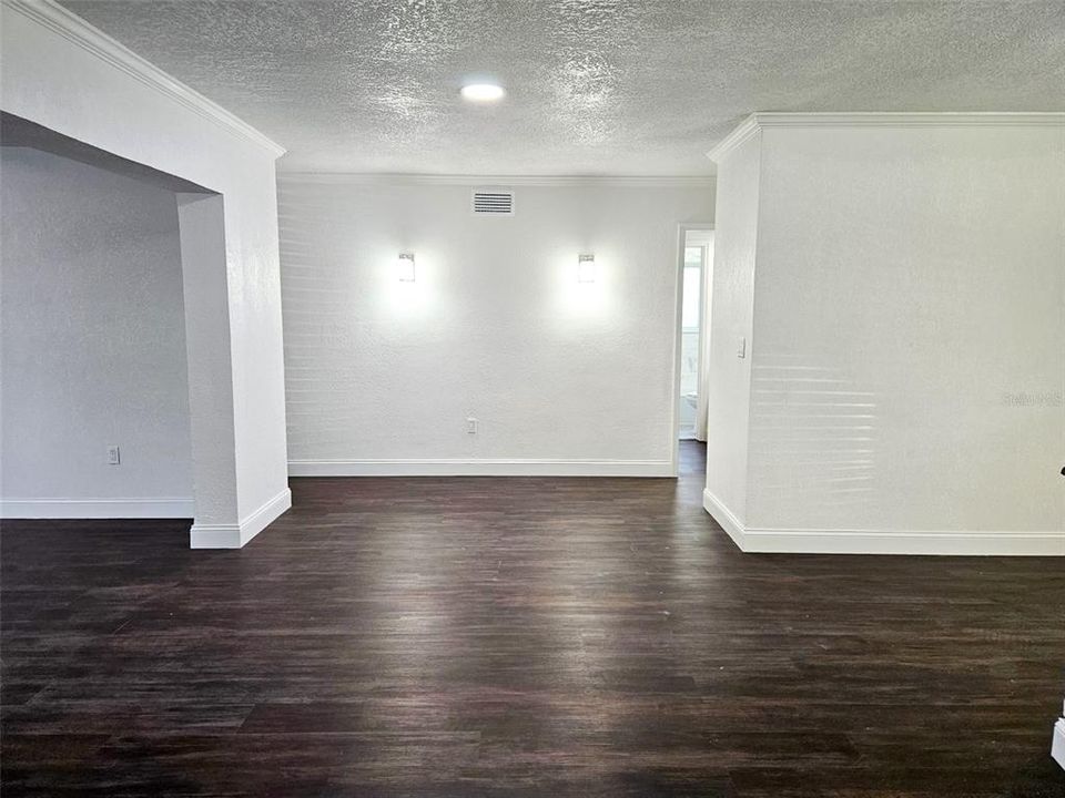 For Rent: $4,500 (3 beds, 2 baths, 1964 Square Feet)