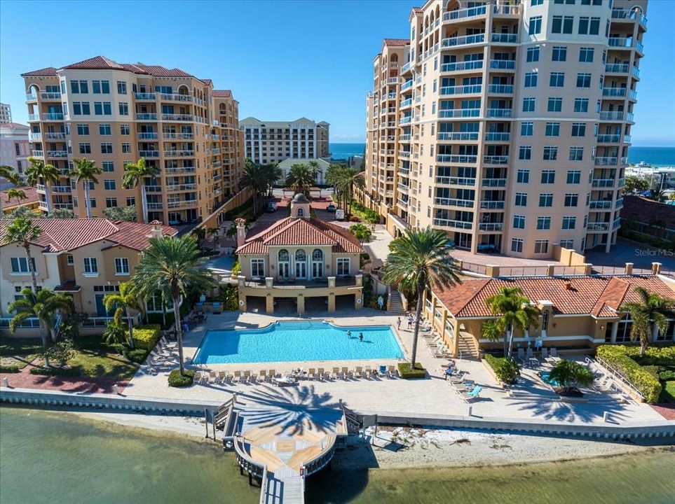 Recently Sold: $1,998,000 (3 beds, 2 baths, 2530 Square Feet)