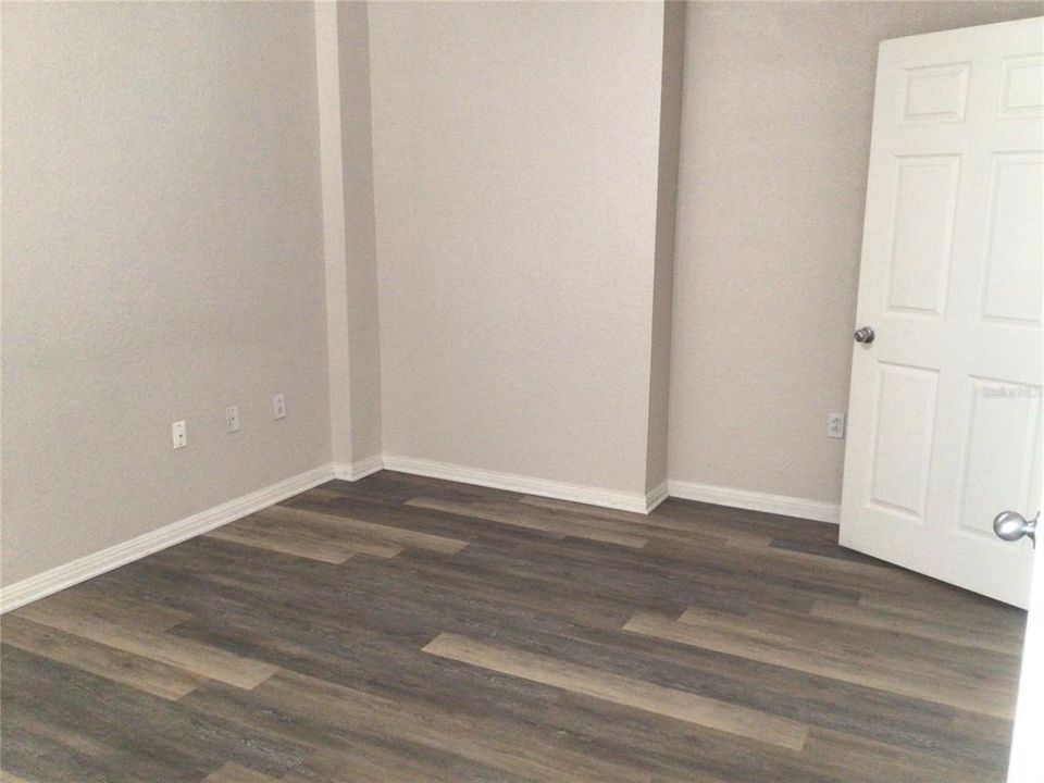 For Sale: $259,900 (2 beds, 2 baths, 1121 Square Feet)