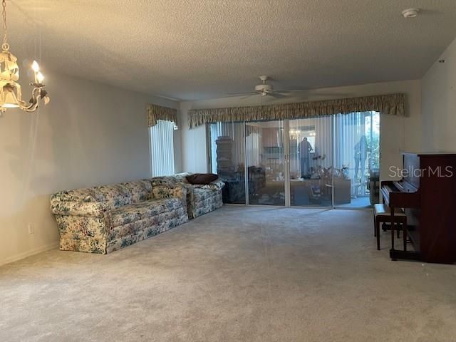 Activo con contrato: $200,000 (2 camas, 2 baños, 1261 Pies cuadrados)