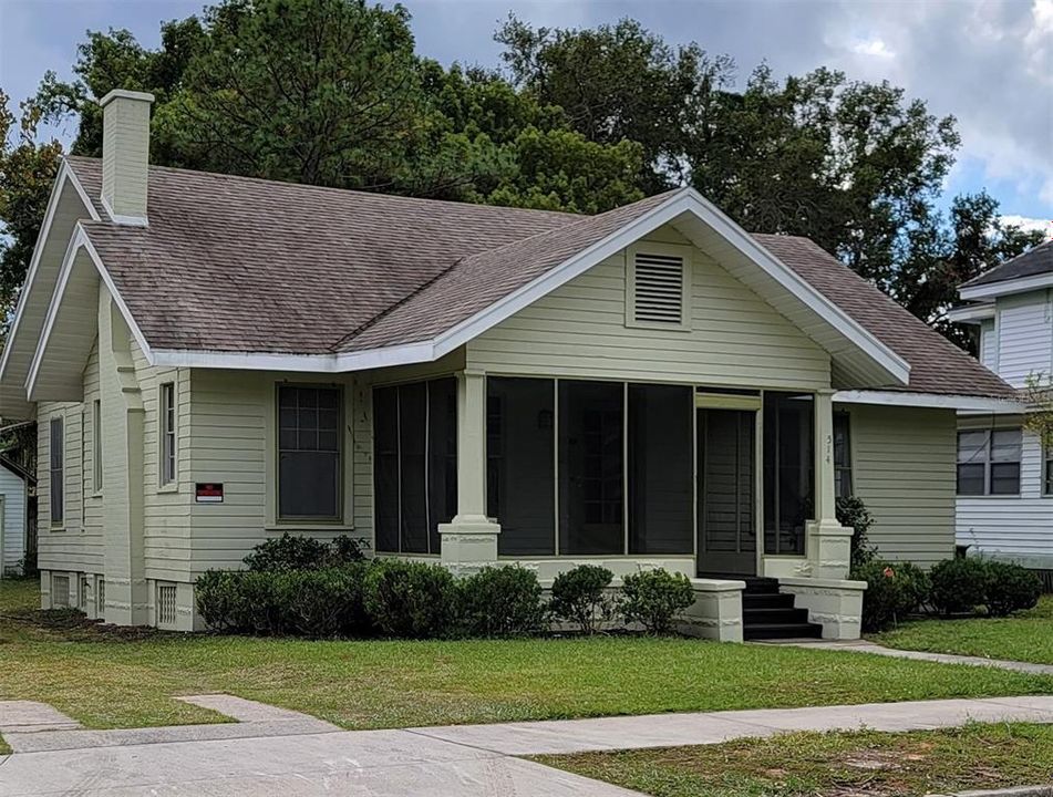 Recently Rented: $2,100 (4 beds, 2 baths, 1134 Square Feet)