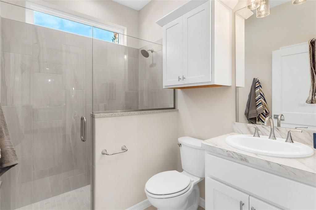 For Sale: $219,999 (2 beds, 2 baths, 779 Square Feet)