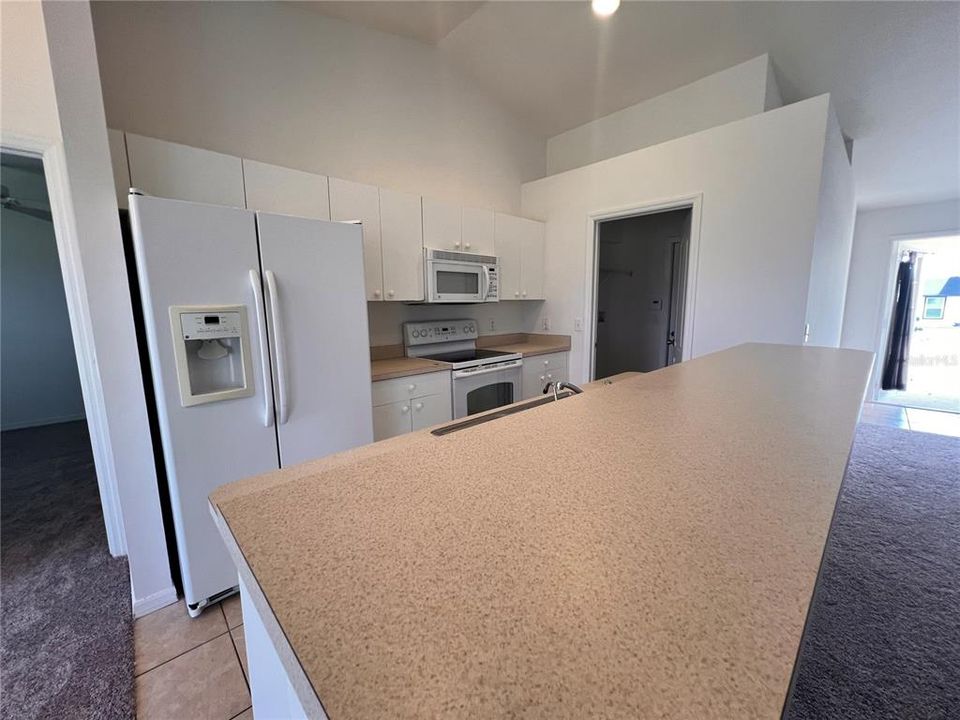 Active With Contract: $289,900 (3 beds, 2 baths, 1458 Square Feet)