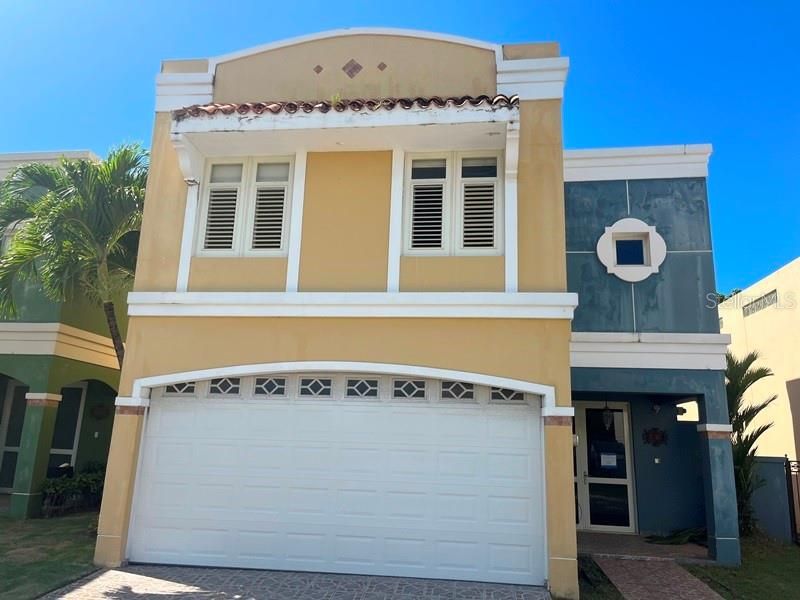 Vendido Recientemente: $380,000 (4 camas, 3 baños, 2325 Pies cuadrados)