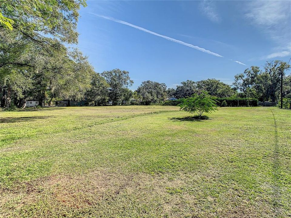 Active With Contract: $600,000 (3 beds, 2 baths, 1090 Square Feet)