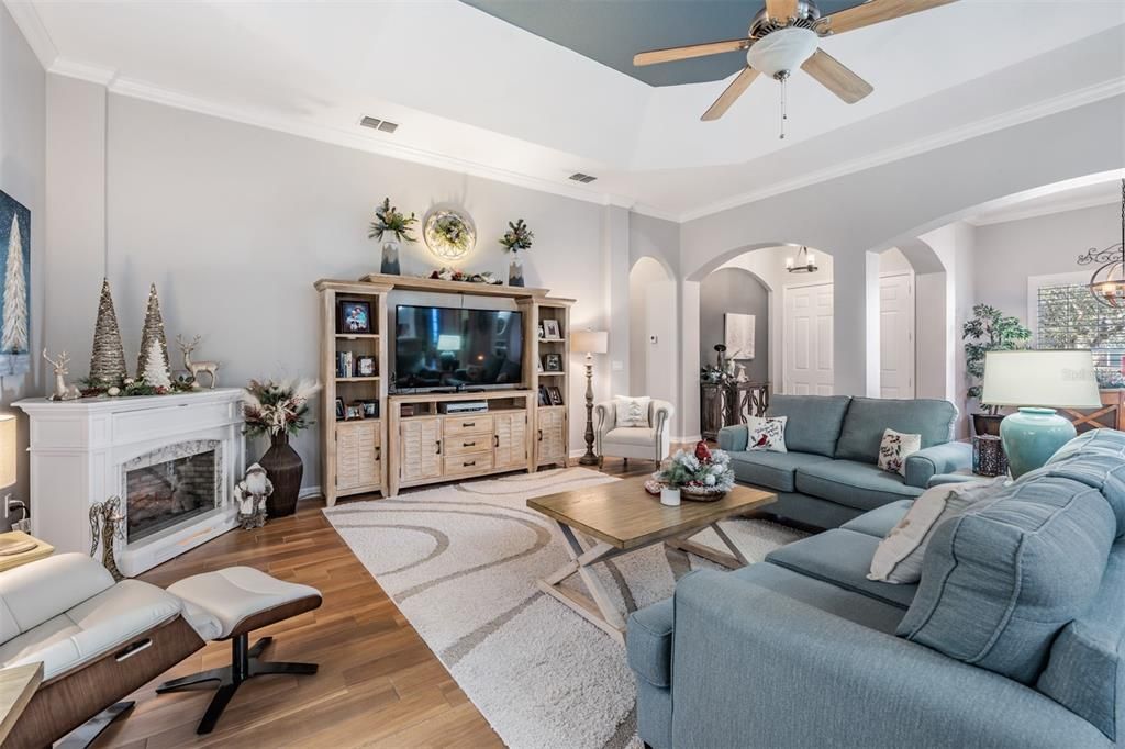 Recently Sold: $500,000 (3 beds, 2 baths, 2450 Square Feet)