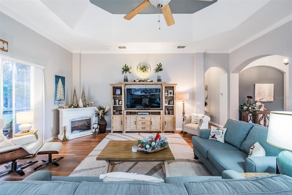 Recently Sold: $500,000 (3 beds, 2 baths, 2450 Square Feet)