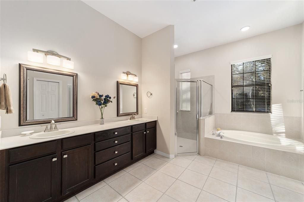 Active With Contract: $469,900 (3 beds, 2 baths, 2283 Square Feet)