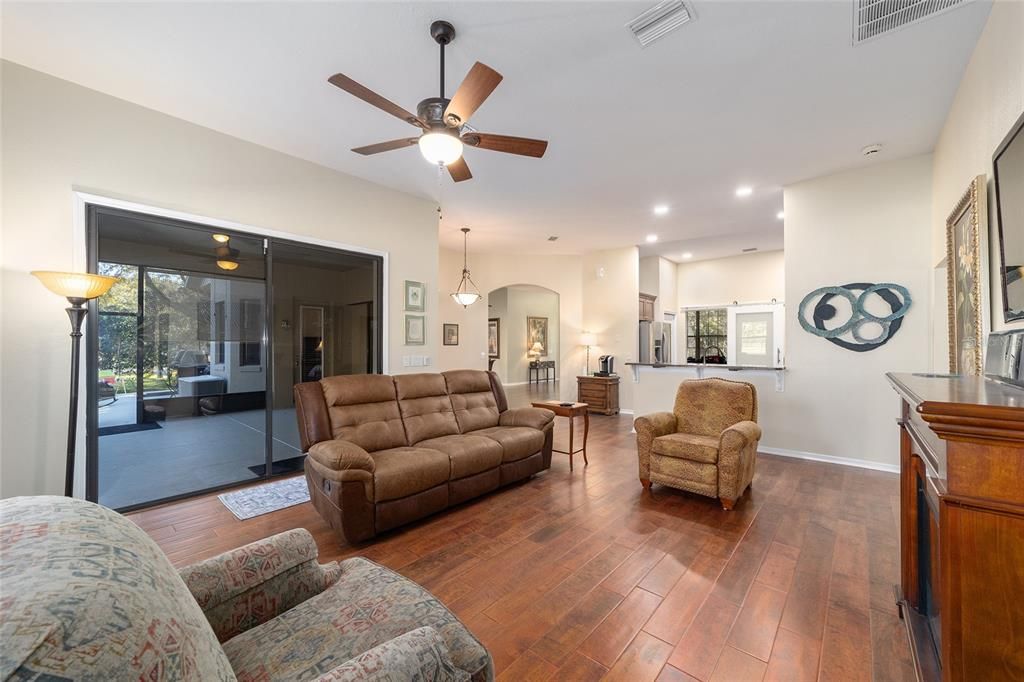 Active With Contract: $469,900 (3 beds, 2 baths, 2283 Square Feet)