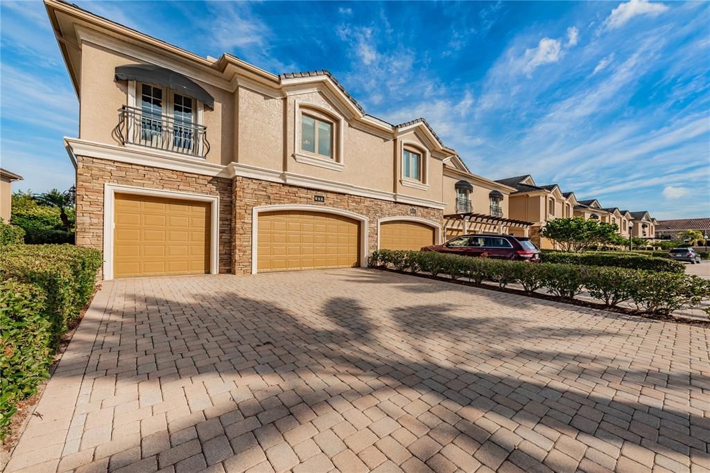 Recently Sold: $1,199,900 (4 beds, 4 baths, 4610 Square Feet)