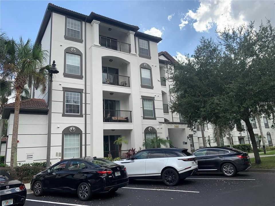 Recently Rented: $2,300 (3 beds, 2 baths, 1412 Square Feet)