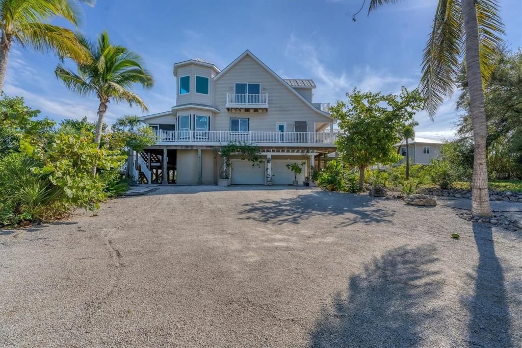 For Sale: $2,275,000 (3 beds, 3 baths, 3491 Square Feet)