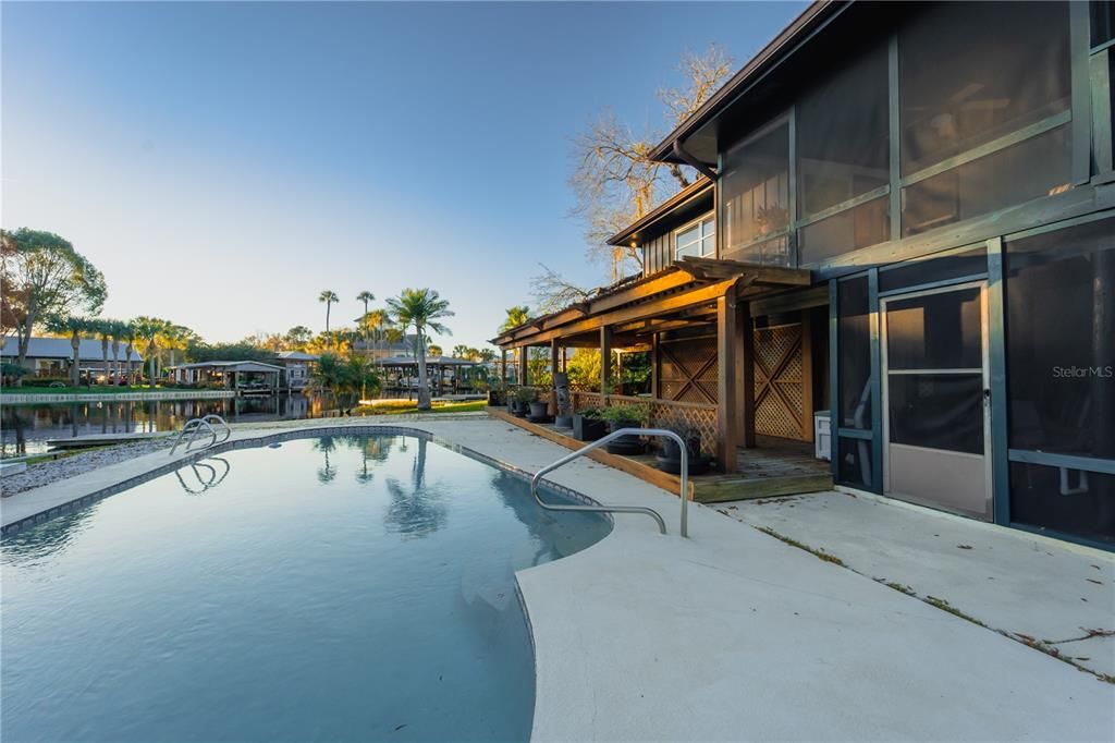 Recently Sold: $795,000 (3 beds, 2 baths, 2004 Square Feet)
