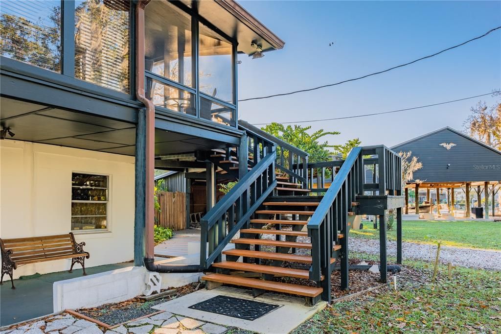 Recently Sold: $795,000 (3 beds, 2 baths, 2004 Square Feet)