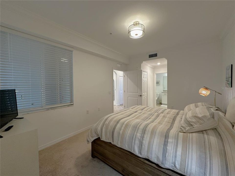 For Rent: $6,000 (2 beds, 2 baths, 1198 Square Feet)