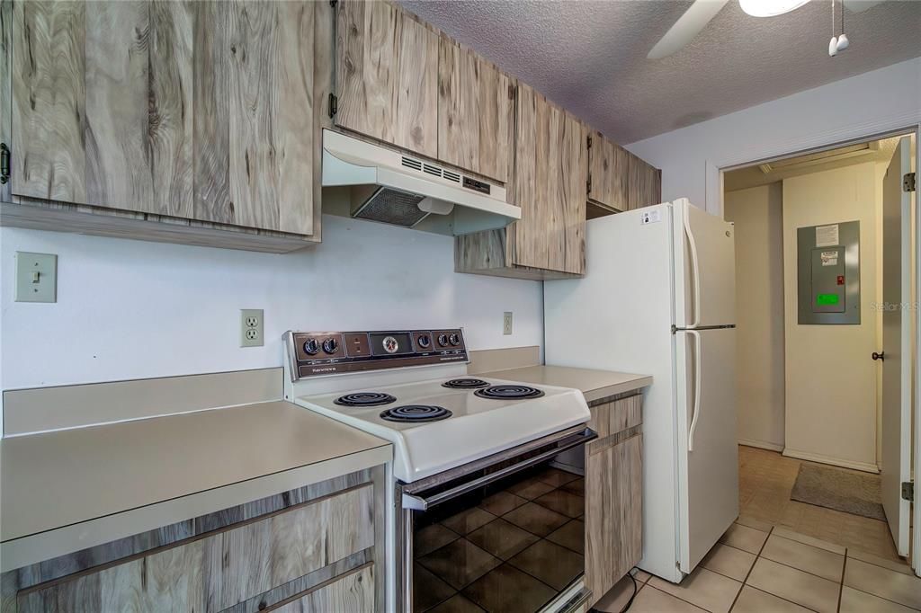 For Sale: $149,950 (2 beds, 2 baths, 1142 Square Feet)