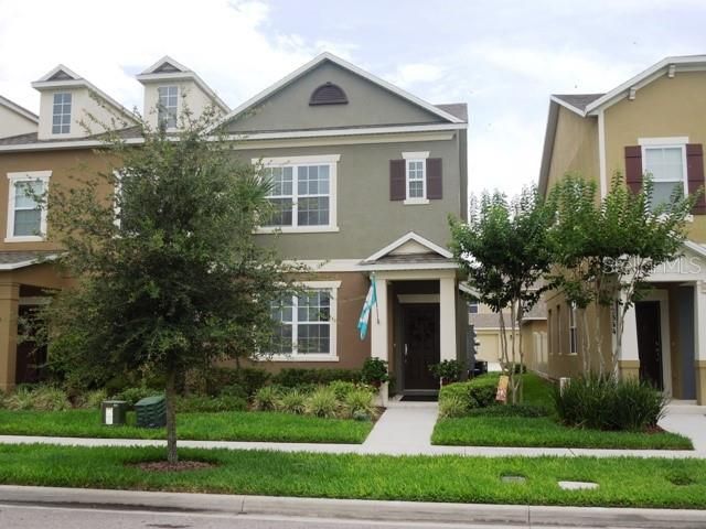 Recently Rented: $1,995 (4 beds, 3 baths, 1866 Square Feet)