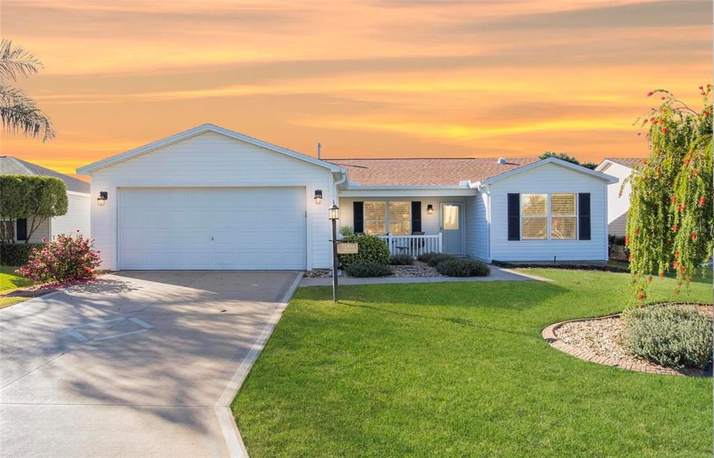 Recently Sold: $380,000 (3 beds, 2 baths, 1392 Square Feet)