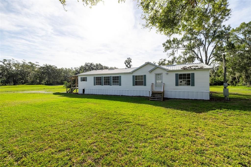 Large 1+ acres