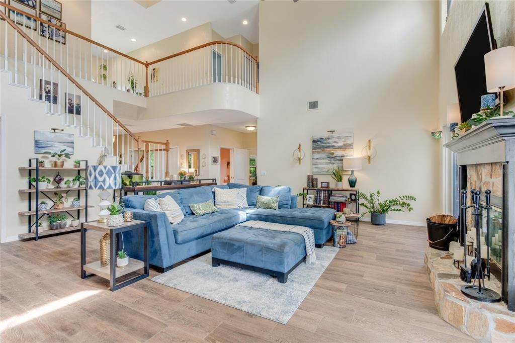 Active With Contract: $699,900 (5 beds, 3 baths, 4241 Square Feet)