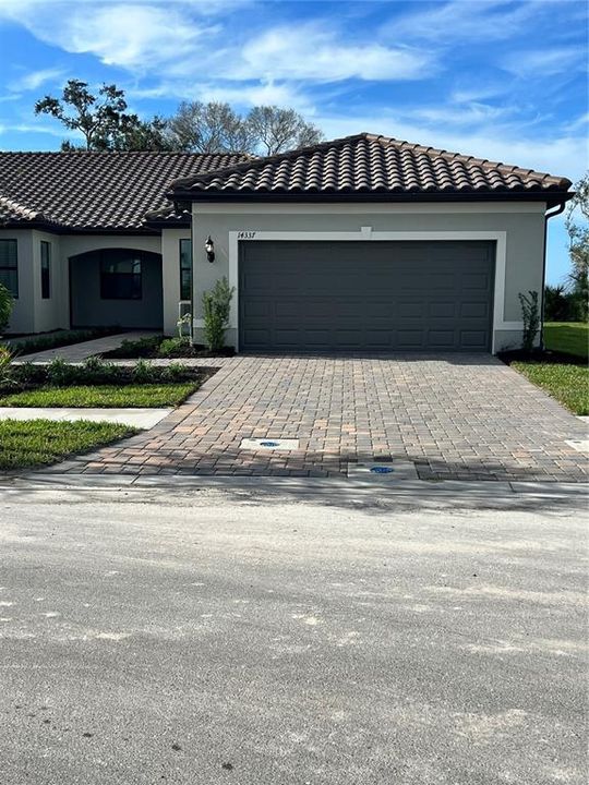 最近售出: $500,000 (2 贝兹, 2 浴室, 1602 平方英尺)