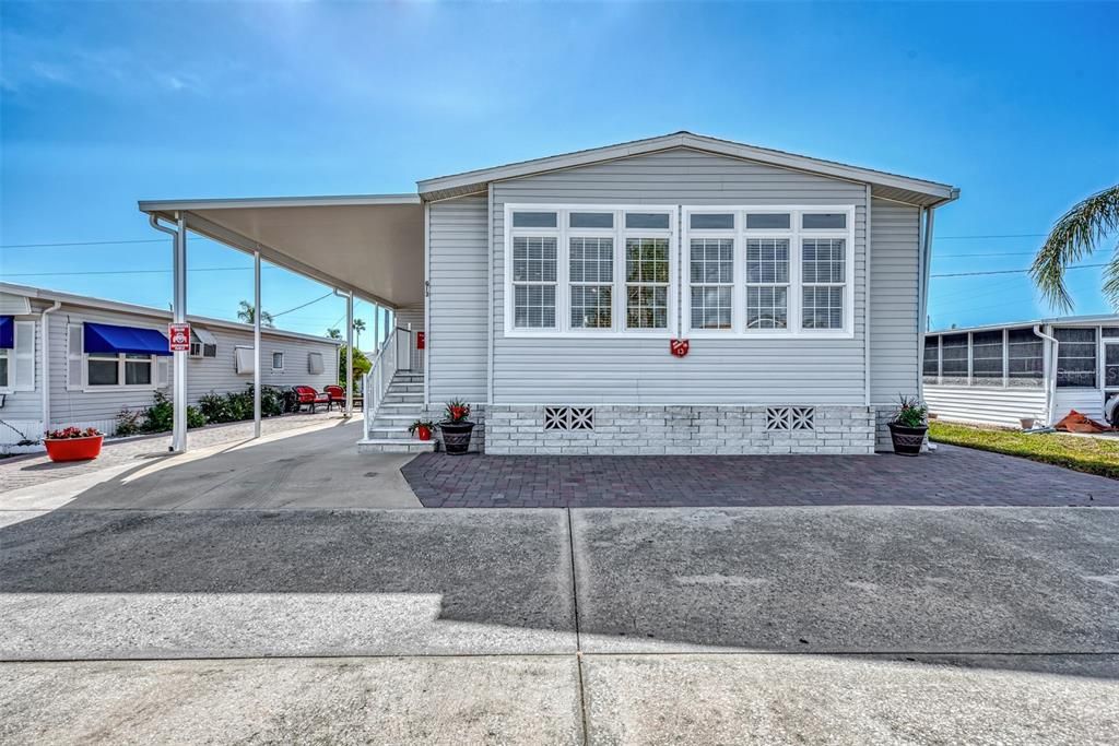 Recently Sold: $399,900 (2 beds, 2 baths, 1300 Square Feet)