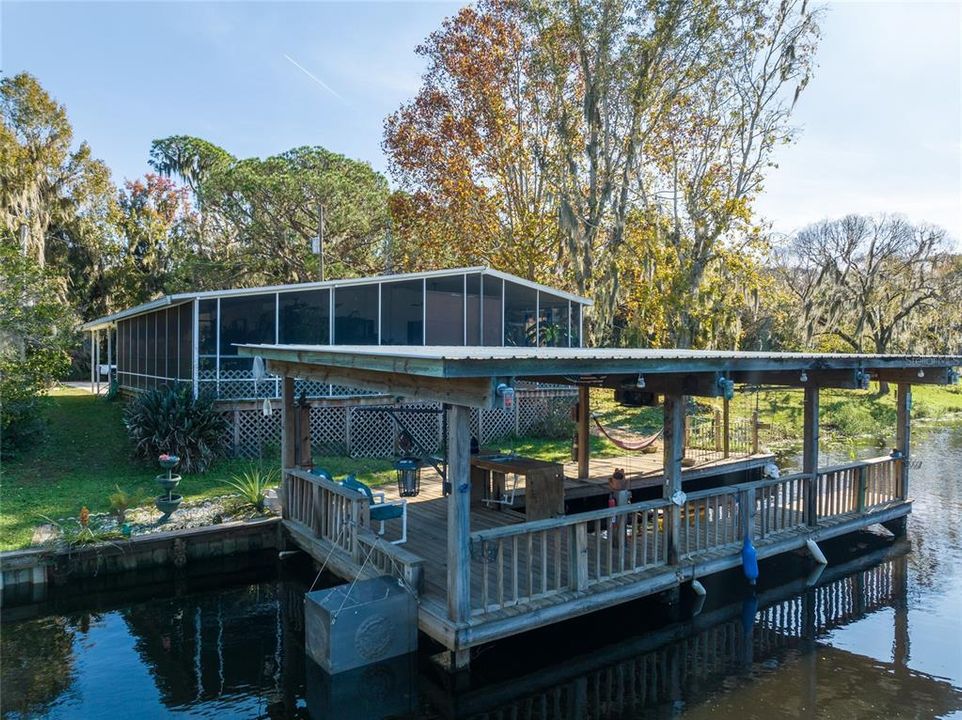 Welcome home to your Lake George/St. Johns River hideaway.