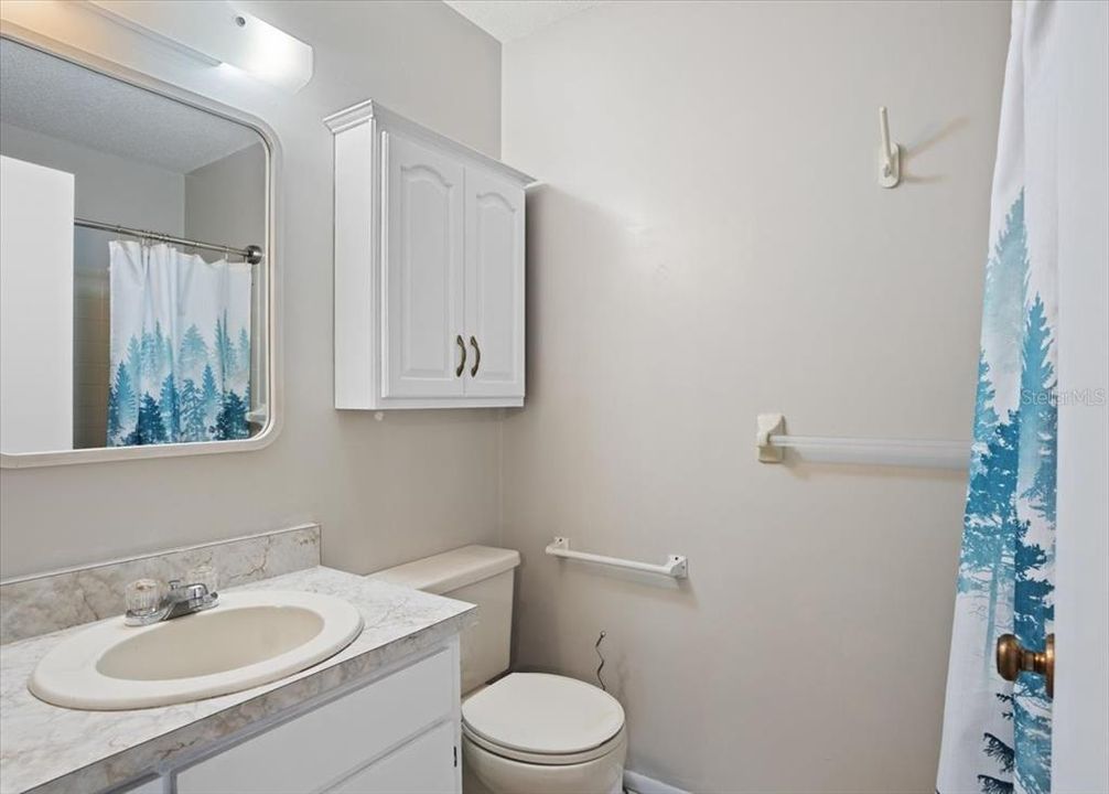 For Sale: $225,000 (2 beds, 2 baths, 1048 Square Feet)