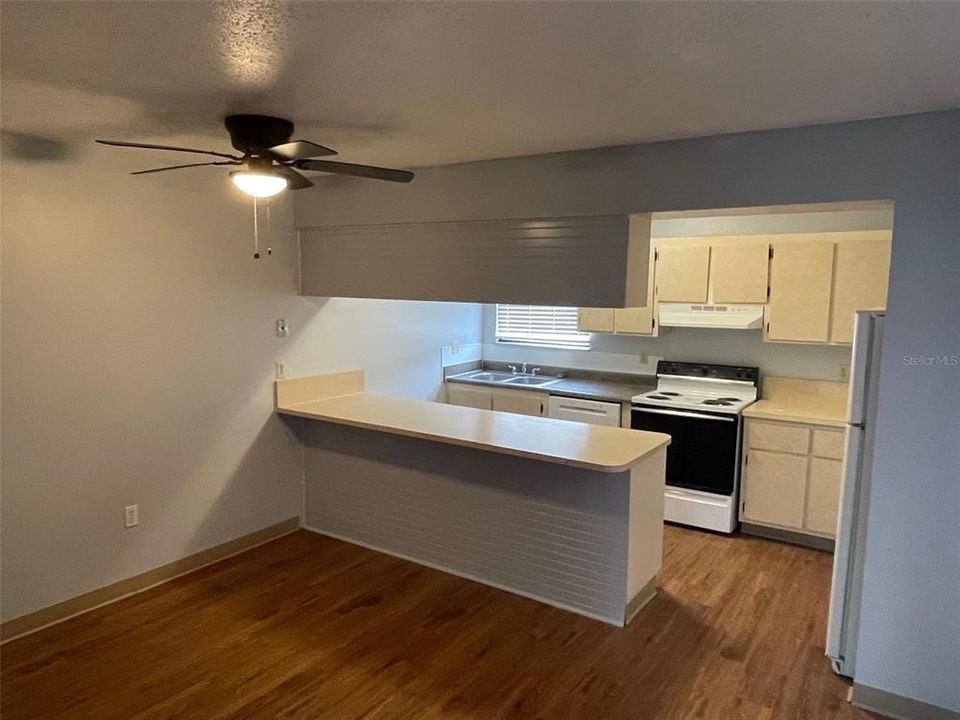 Recently Sold: $78,421 (2 beds, 1 baths, 876 Square Feet)