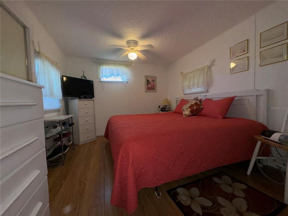 Active With Contract: $60,000 (1 beds, 1 baths, 460 Square Feet)