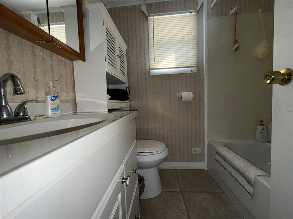 Active With Contract: $60,000 (1 beds, 1 baths, 460 Square Feet)