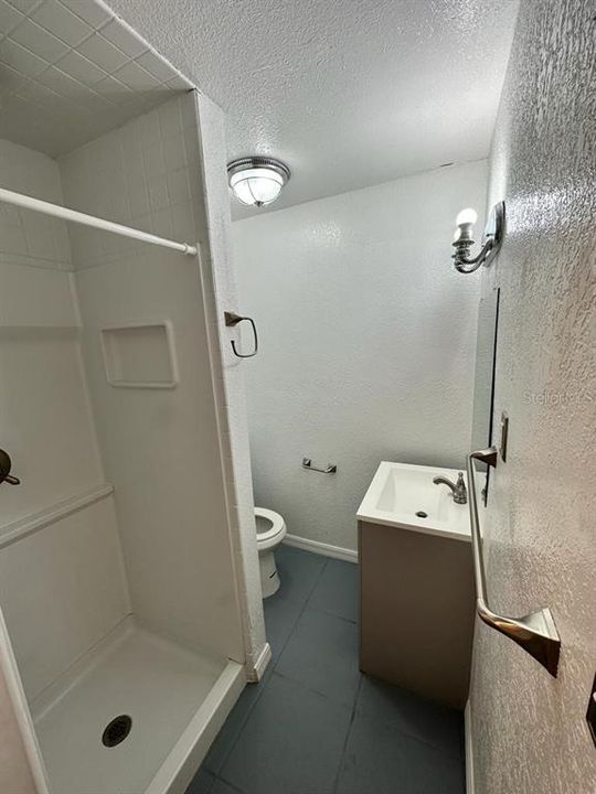 2nd Bathroom