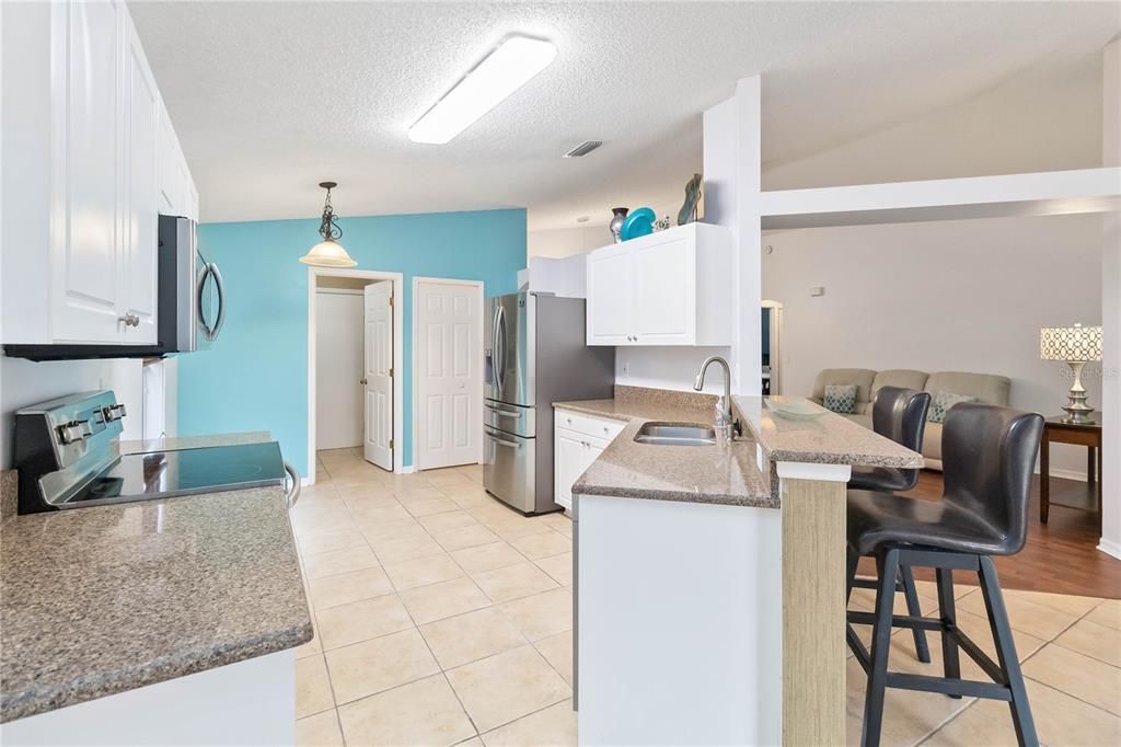For Sale: $479,900 (4 beds, 2 baths, 1911 Square Feet)