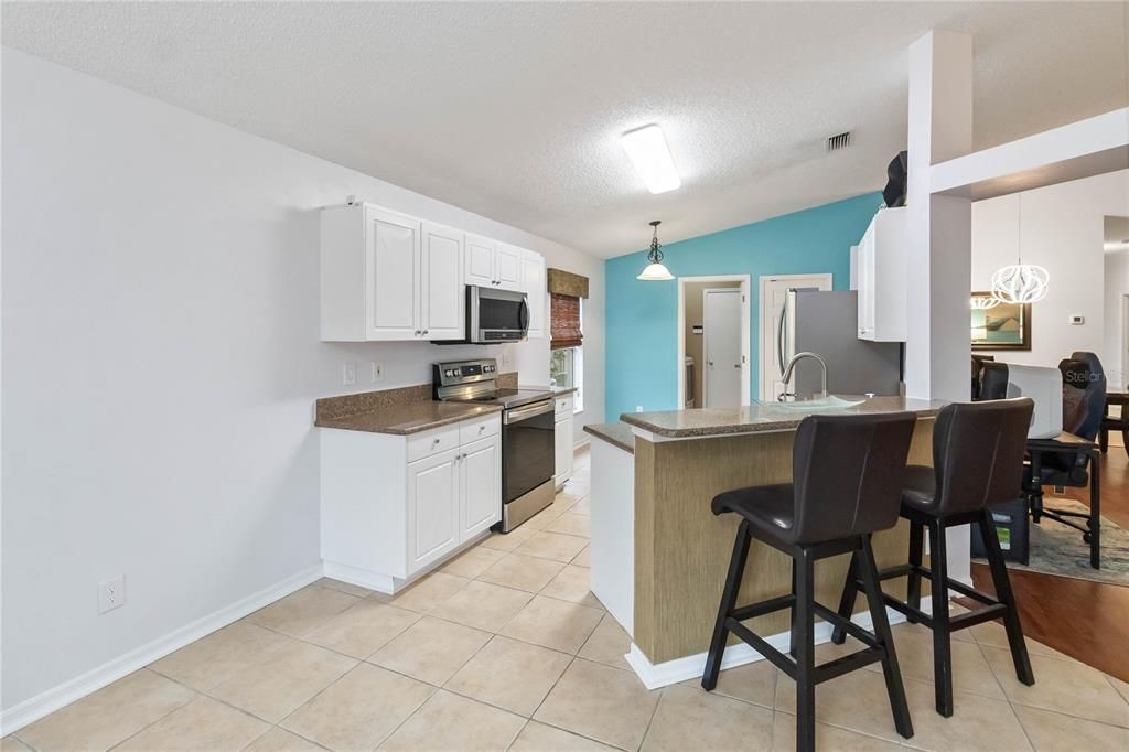 For Sale: $479,900 (4 beds, 2 baths, 1911 Square Feet)