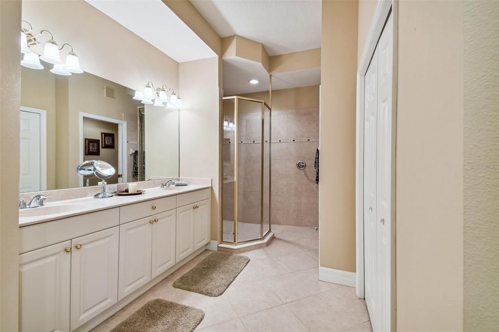 Active With Contract: $3,100 (3 beds, 2 baths, 1666 Square Feet)