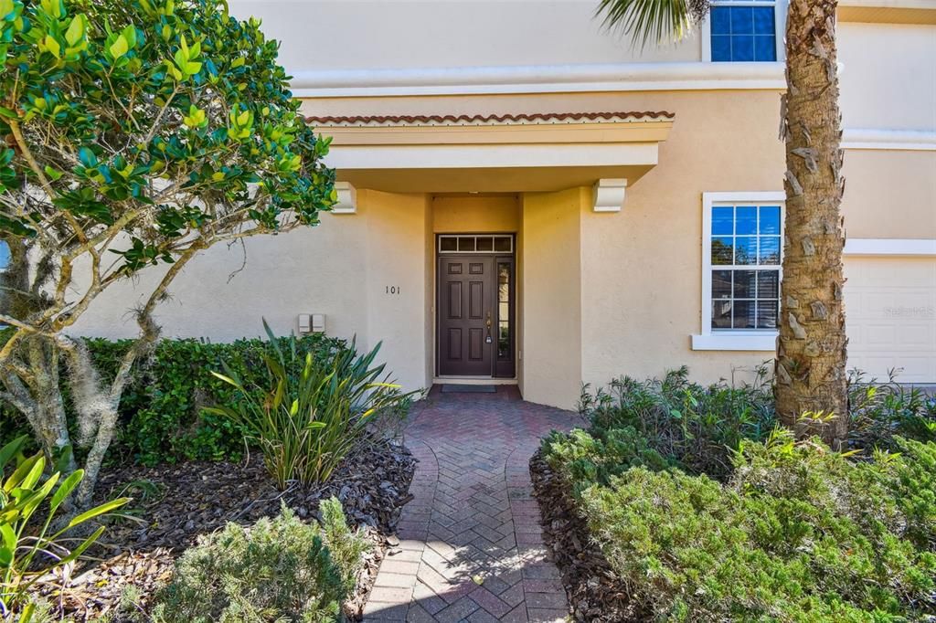 Active With Contract: $3,100 (3 beds, 2 baths, 1666 Square Feet)