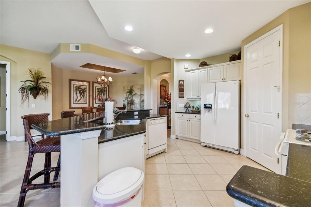 Active With Contract: $3,100 (3 beds, 2 baths, 1666 Square Feet)