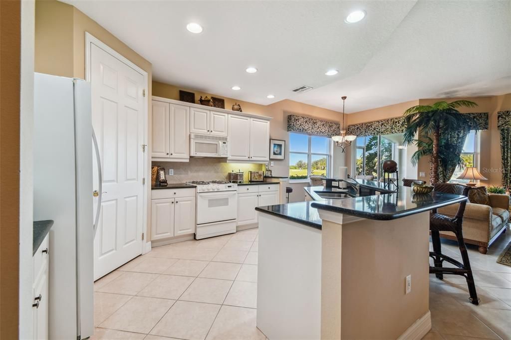 Active With Contract: $3,100 (3 beds, 2 baths, 1666 Square Feet)