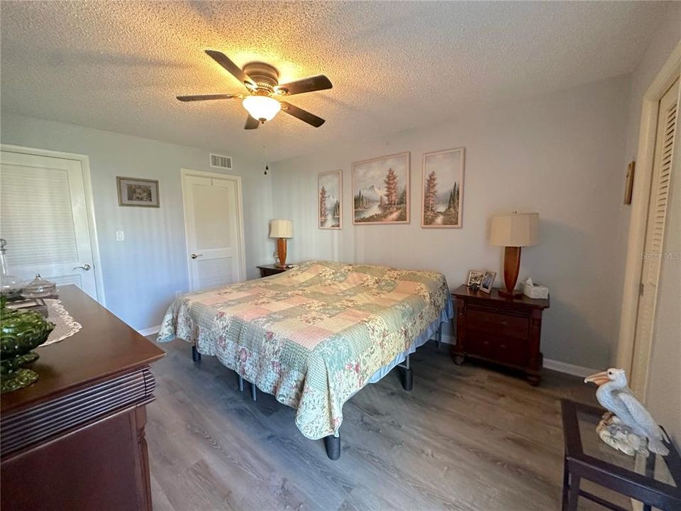 Active With Contract: $71,900 (1 beds, 1 baths, 672 Square Feet)