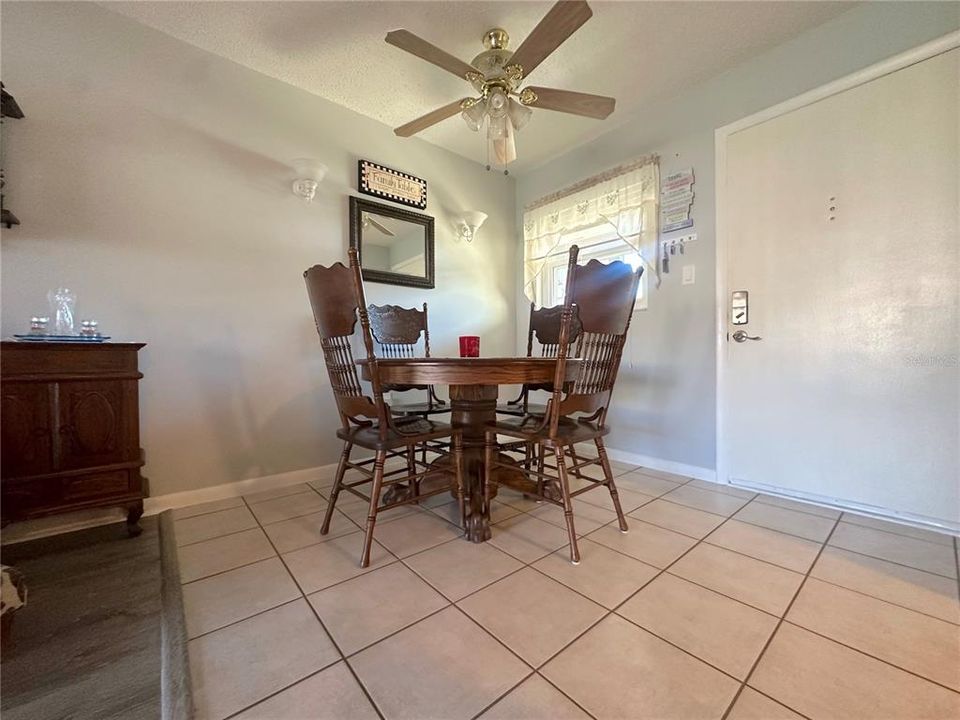 Active With Contract: $71,900 (1 beds, 1 baths, 672 Square Feet)