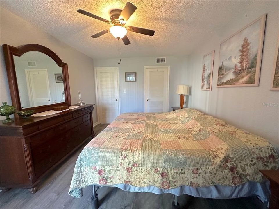 Active With Contract: $71,900 (1 beds, 1 baths, 672 Square Feet)