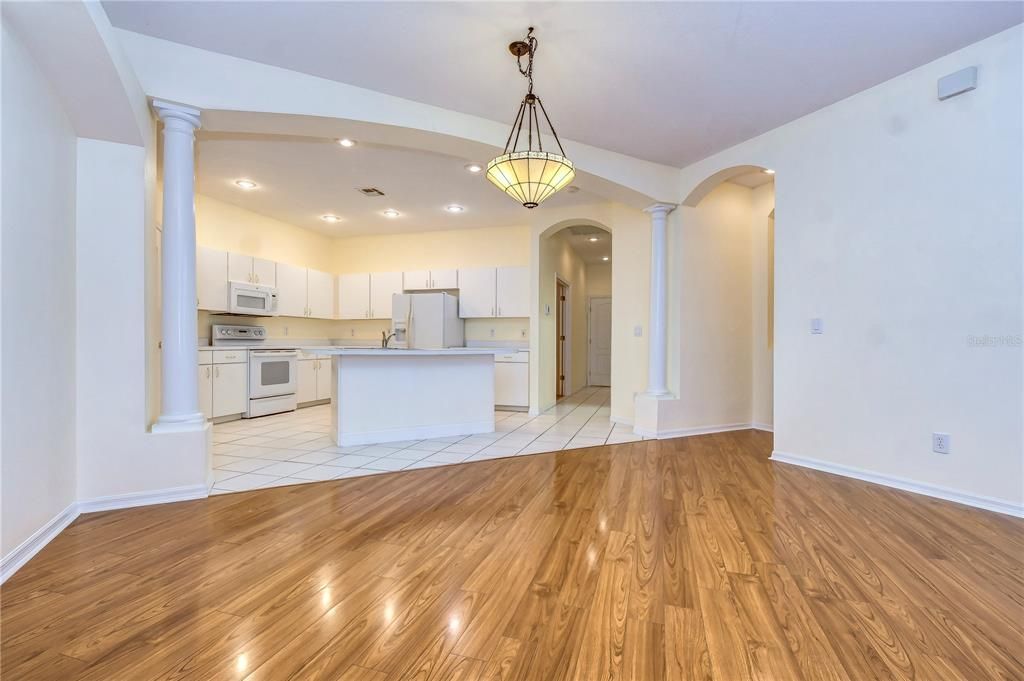 Active With Contract: $2,300 (3 beds, 2 baths, 2033 Square Feet)