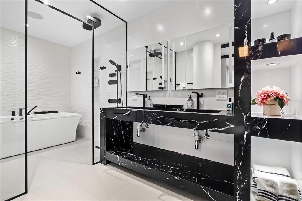 Active With Contract: $2,400,000 (4 beds, 4 baths, 3792.2 Square Feet)