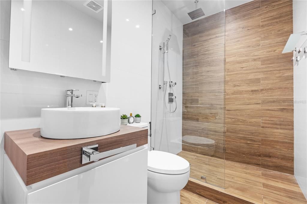 Active With Contract: $2,400,000 (4 beds, 4 baths, 3792.2 Square Feet)