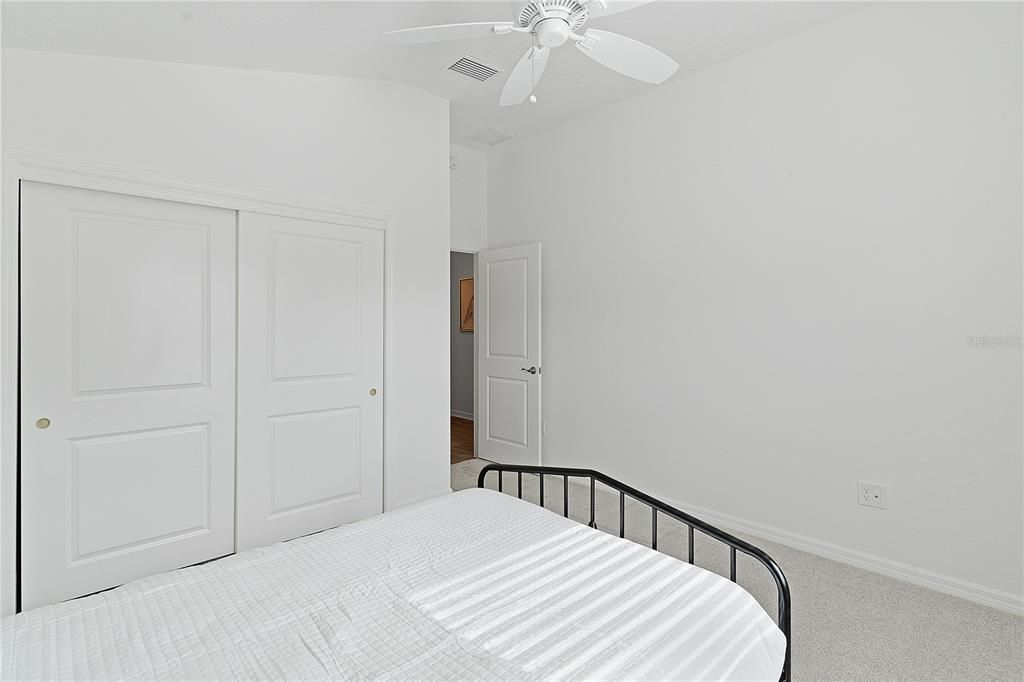 For Sale: $305,000 (2 beds, 2 baths, 1203 Square Feet)