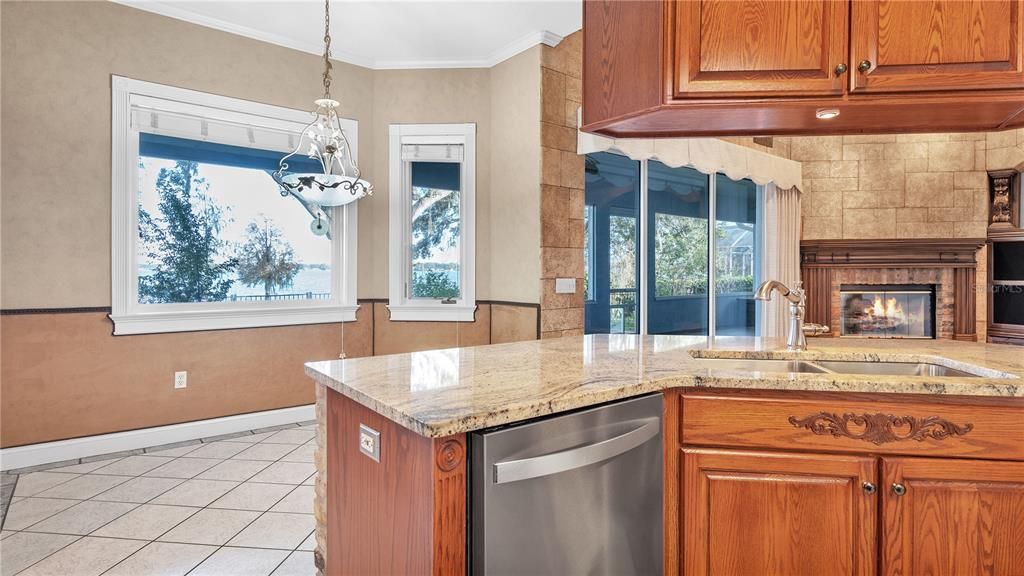 Recently Sold: $760,000 (5 beds, 3 baths, 3724 Square Feet)